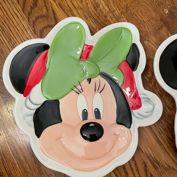 RARE Mickey and Minnie Christmas Plates - Picture 3 of 12